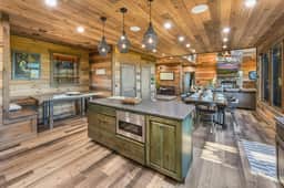 Soaky Mountain Lodge