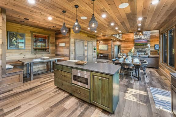 Soaky Mountain Lodge